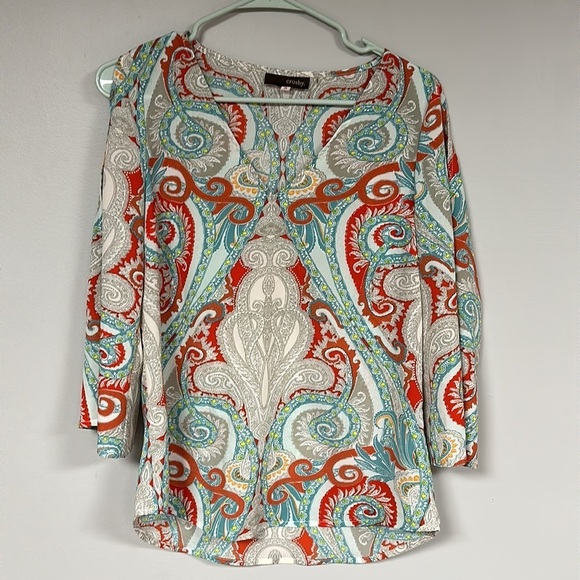 Super Cute, Crosby. 3/4 slitted BELL Sleeve Boho Multicolored blouse size S - Picture 1 of 7